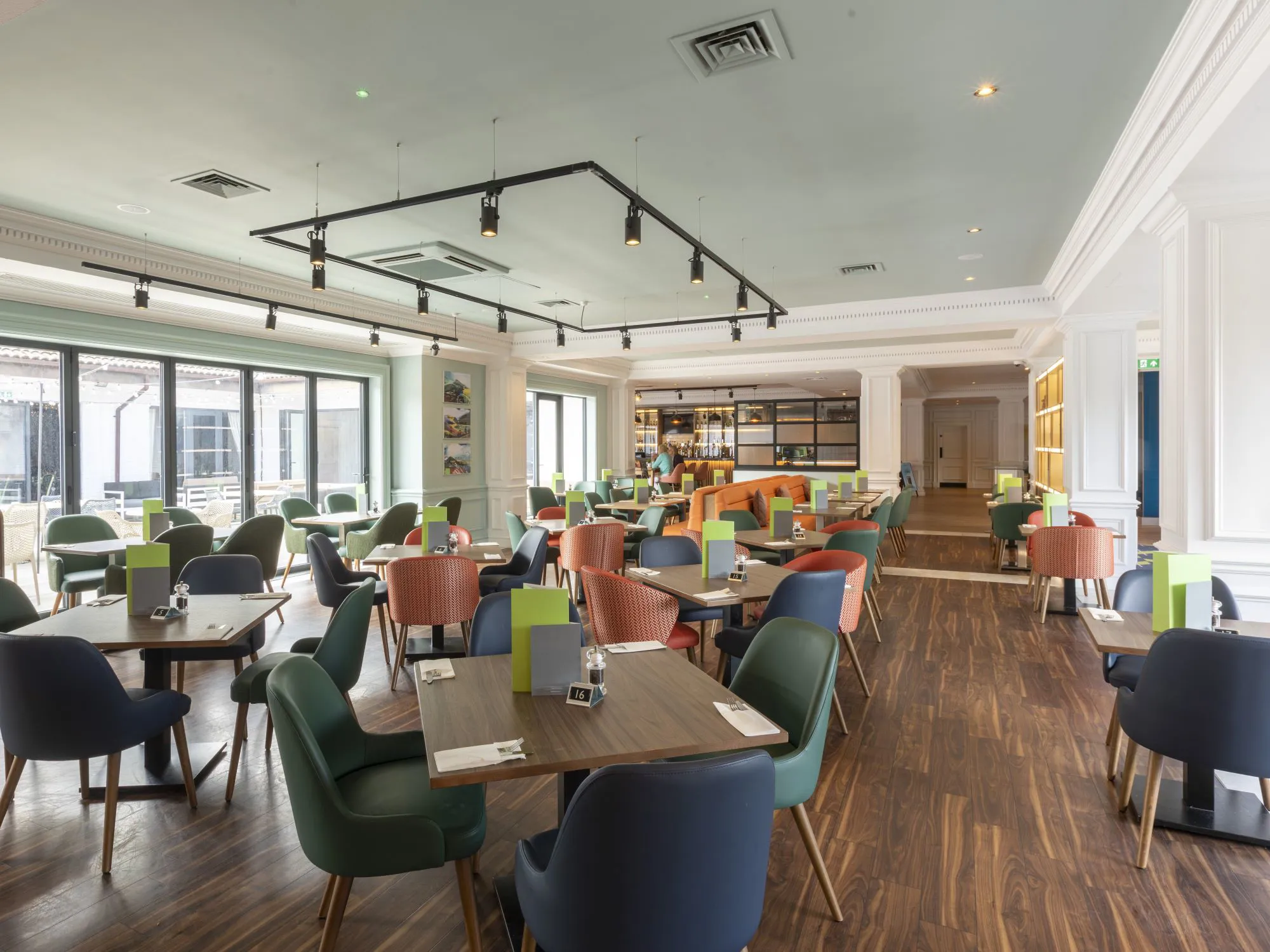 Holiday Inn Guildford - Dining Area