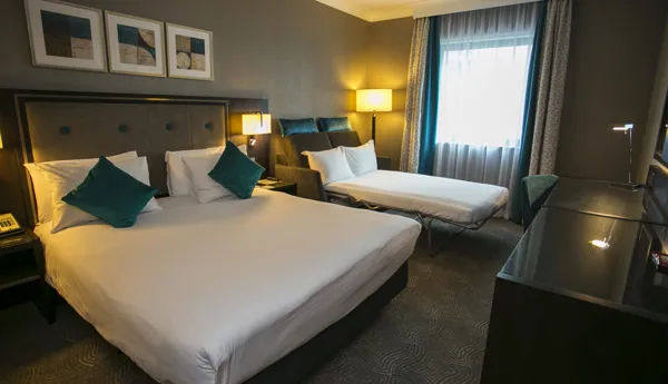 DoubleTree by Hilton Woking - Room
