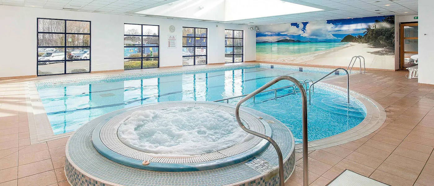 Holiday Inn Shepperton - Pool Area